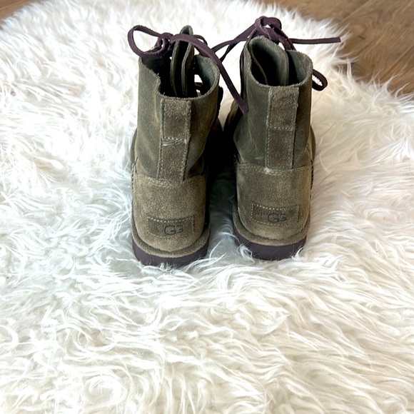 Women’s Ugg boots - Picture 5 of 9